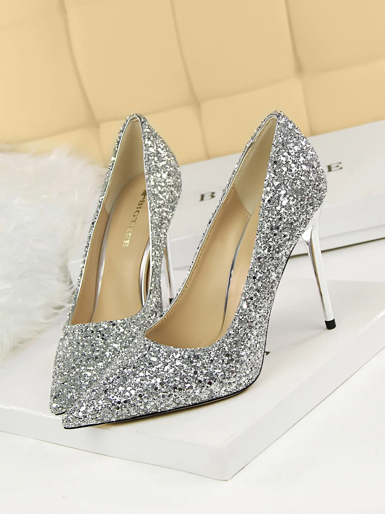 Glitter Decor Stiletto Court Pumps