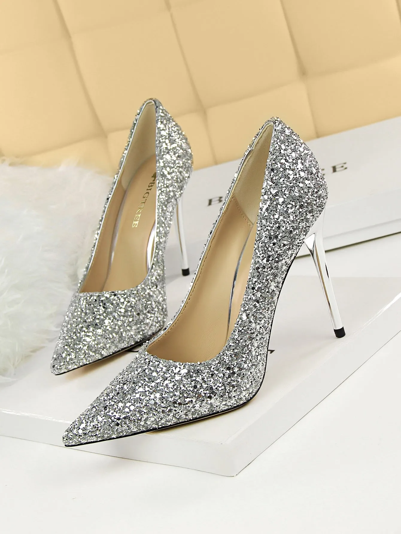 Glitter Decor Stiletto Court Pumps