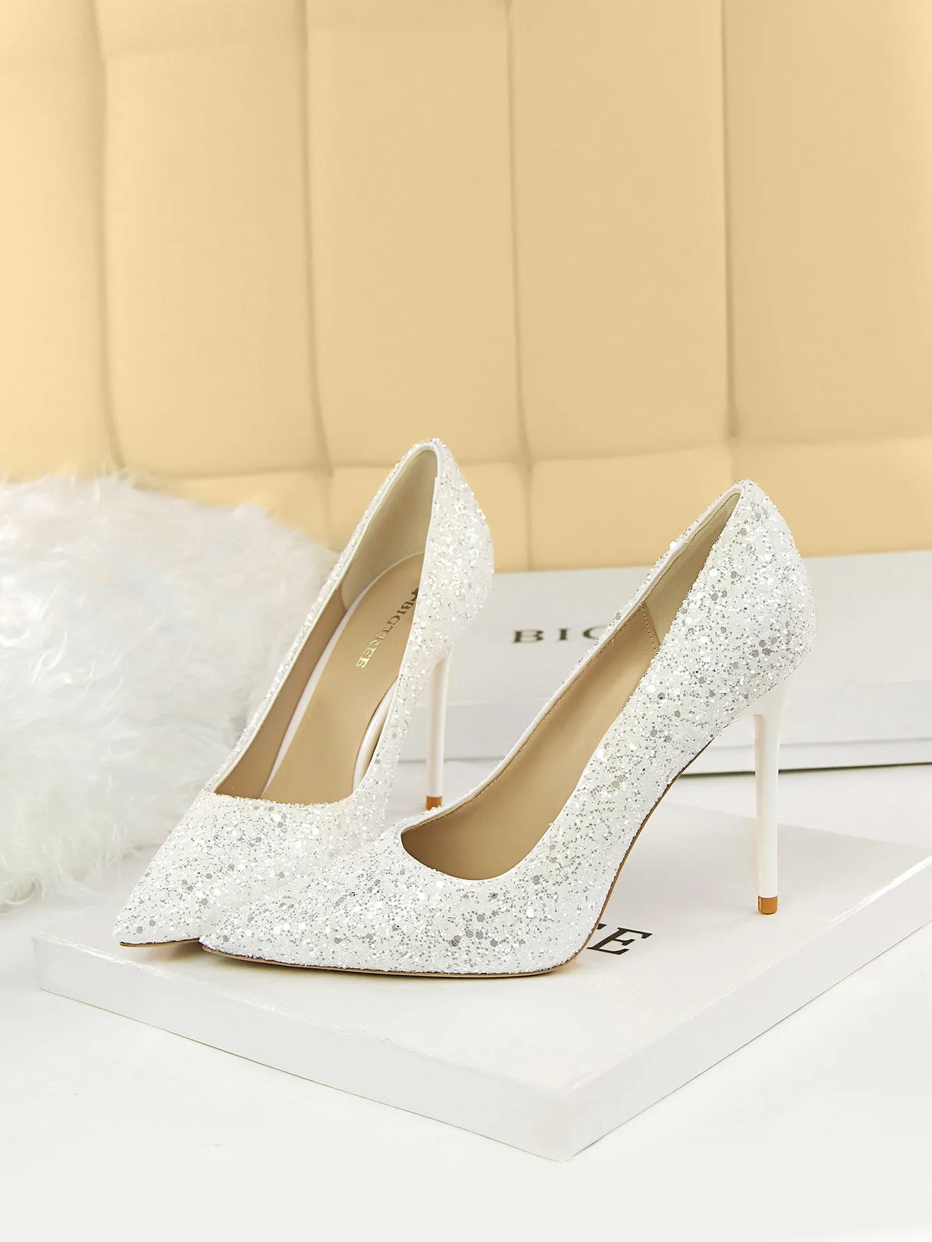 Glitter Decor Stiletto Court Pumps