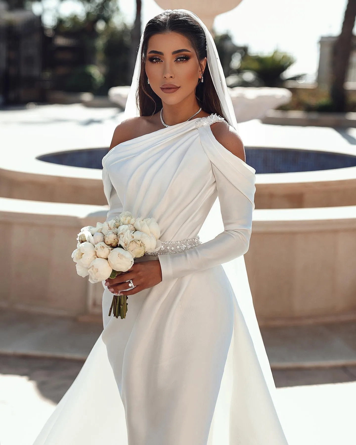 Gorgeously Mermaid Satin Wedding Dresses For Bride Elegant Court Train Sexy Simple Beautiful Mopping Slimming Wedding Gowns