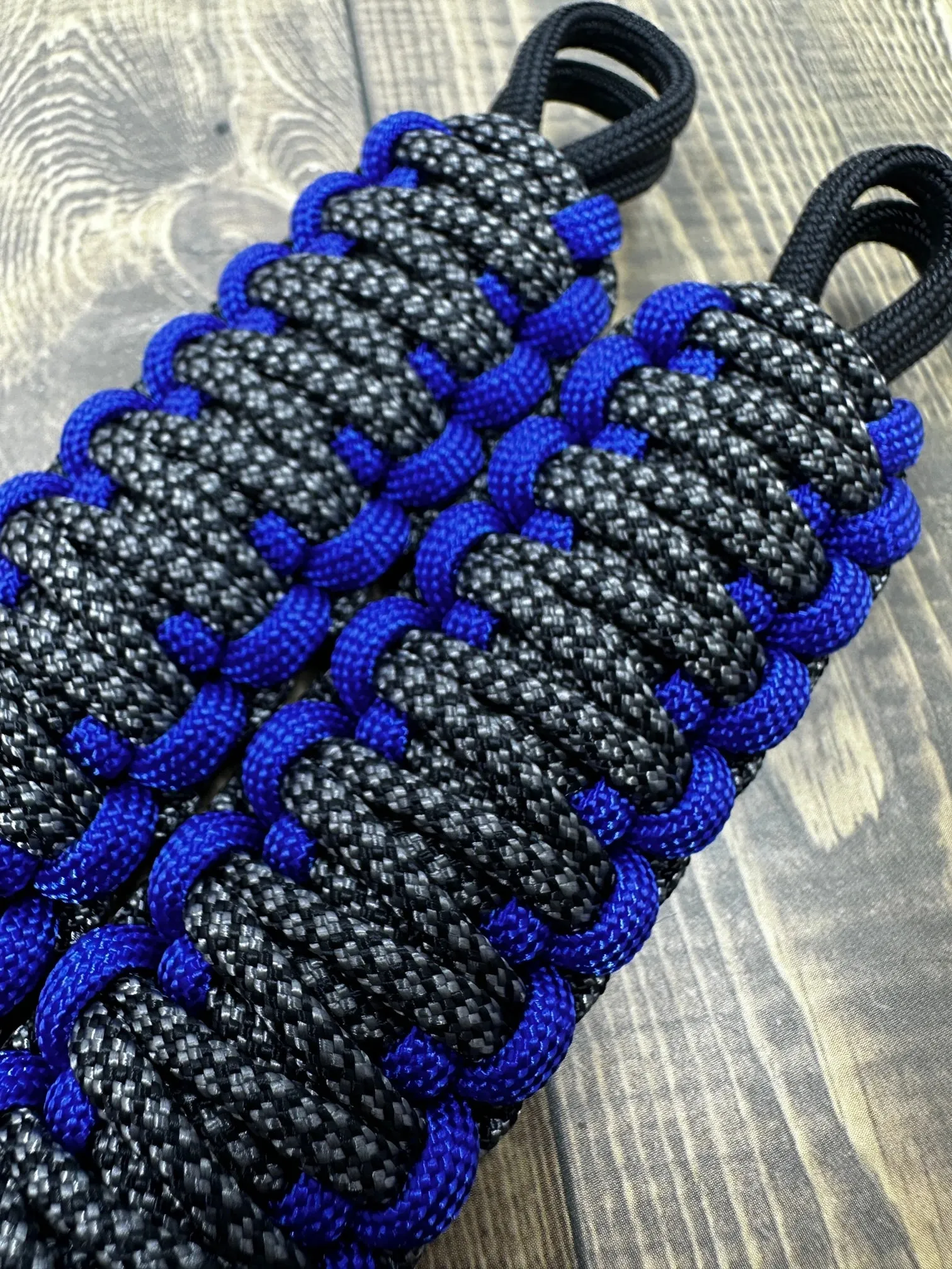 Krawlergrips Charcoal Grey Diamonds Electric Blue Paracord Grab Handle