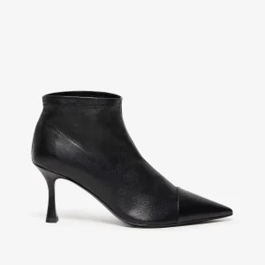 Magia | Women's tassel leather  stretch ankle boot