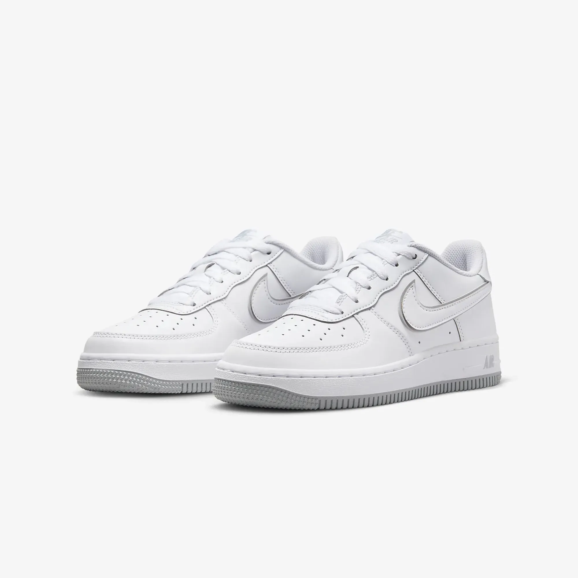 Nike | AIR FORCE 1  { WHITE