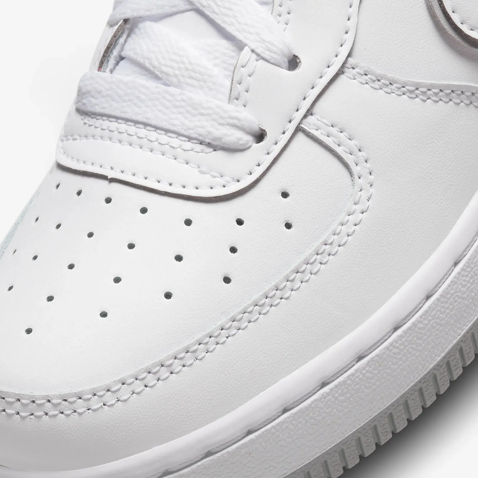 Nike | AIR FORCE 1  { WHITE