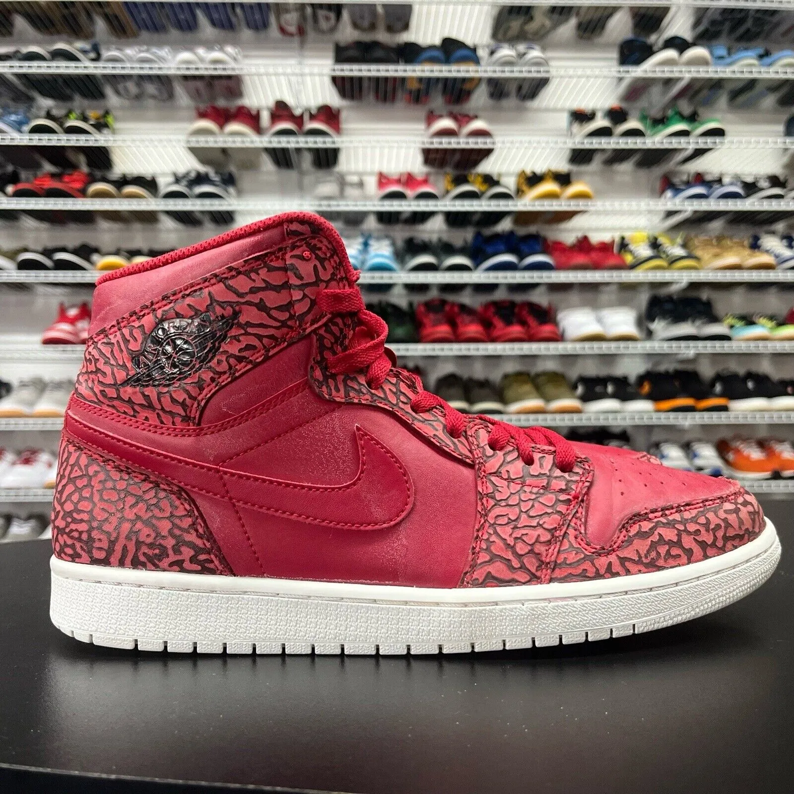 Nike Air Jordan 1 Retro Hi Men's Size 11 US Red Elephant Athletic Shoe 839115-600