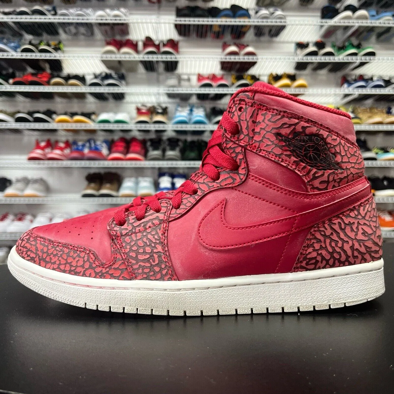 Nike Air Jordan 1 Retro Hi Men's Size 11 US Red Elephant Athletic Shoe 839115-600