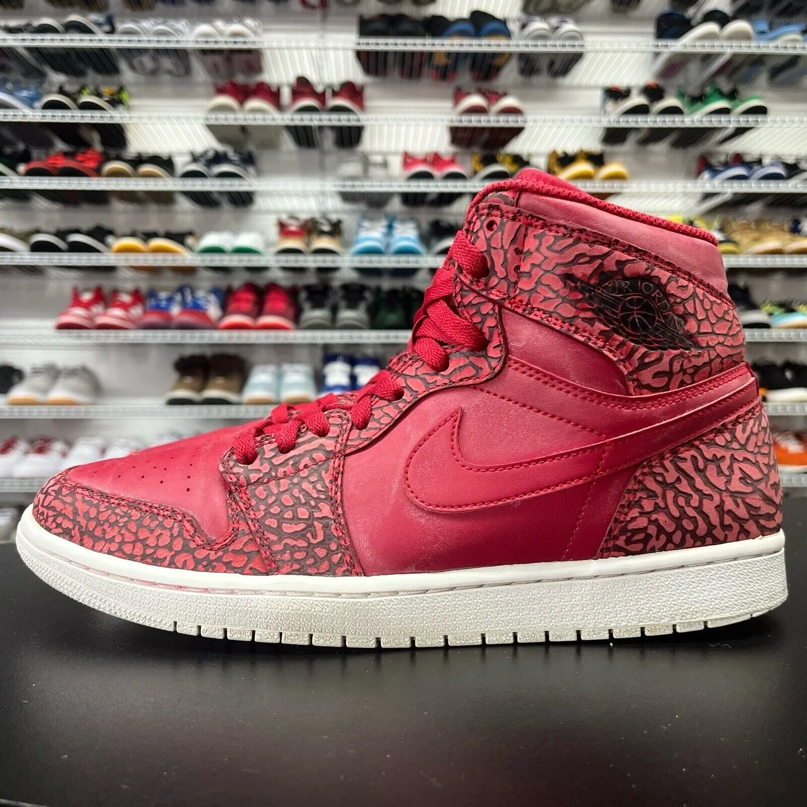 Nike Air Jordan 1 Retro Hi Men's Size 11 US Red Elephant Athletic Shoe 839115-600