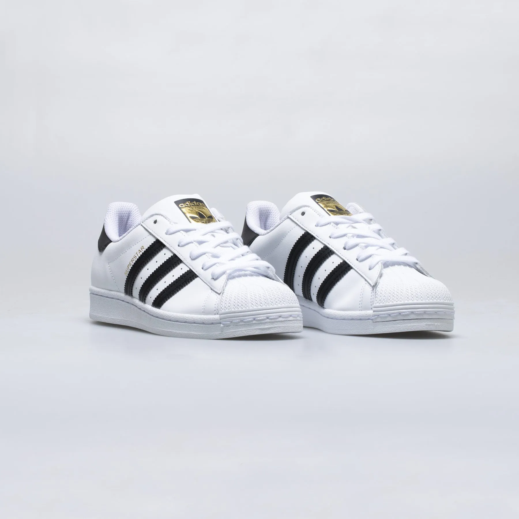 Superstar Grade School Lifestyle Shoe - White/Black