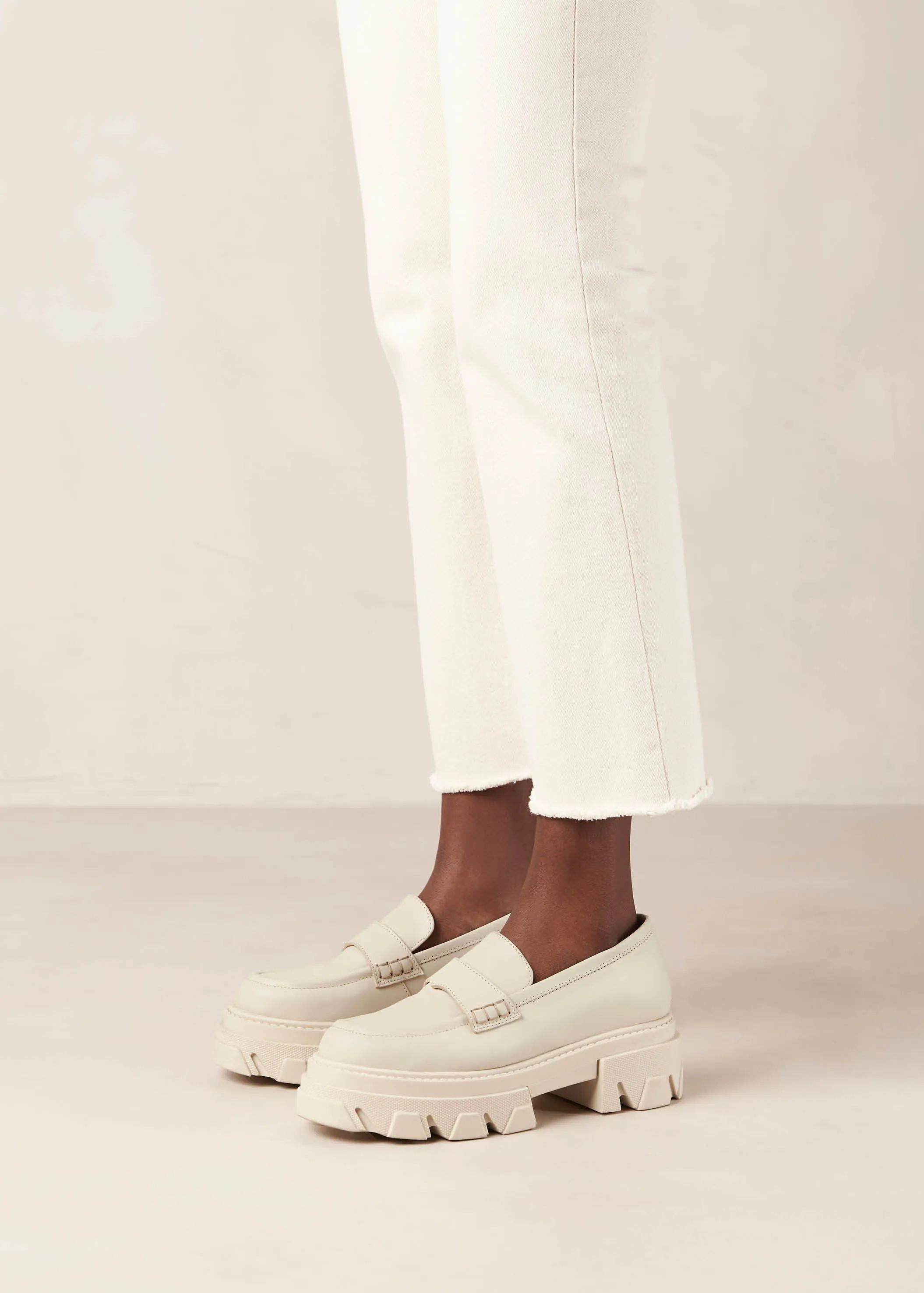 Trailblazer Cream Leather Loafers