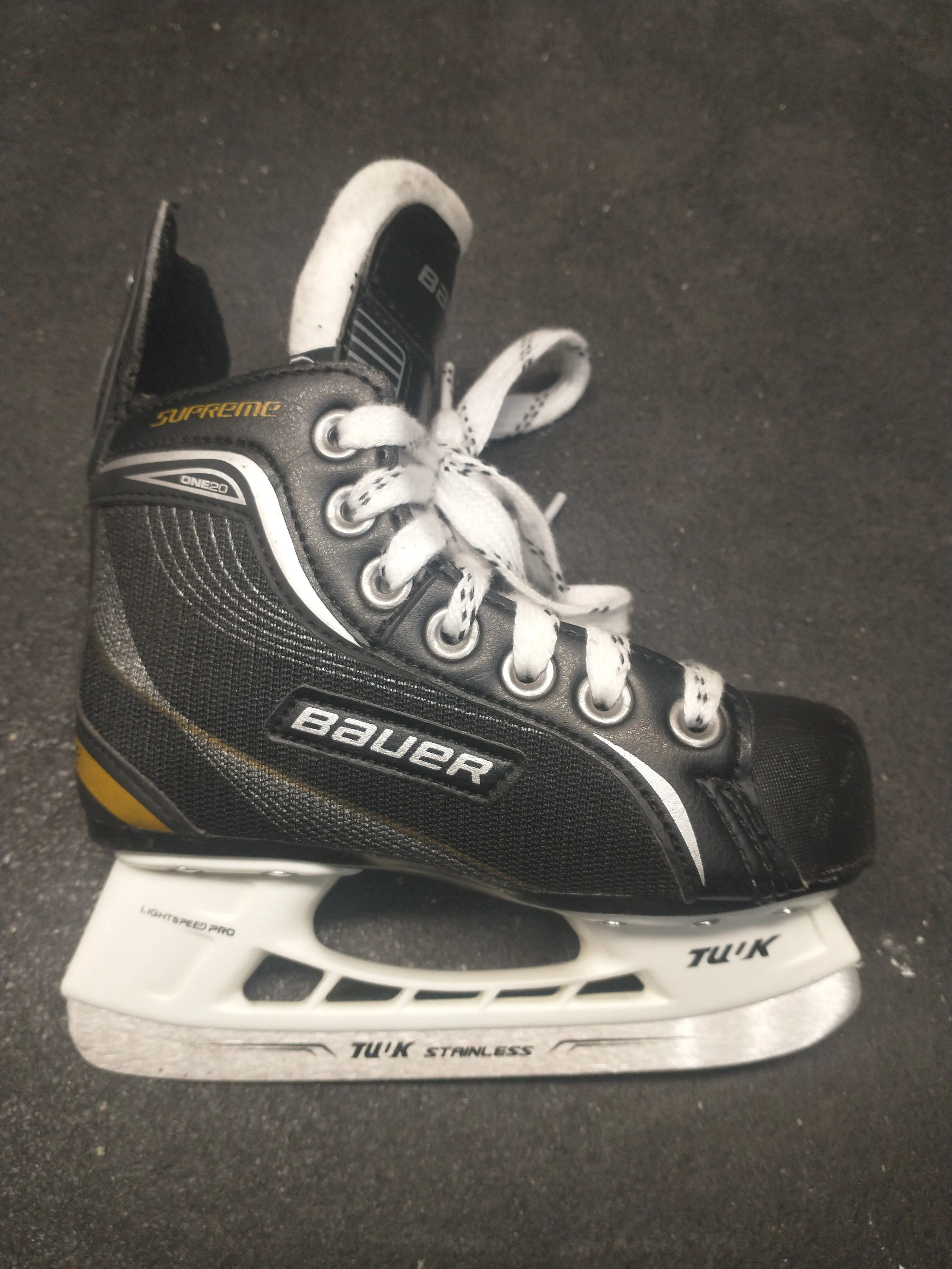 Used Bauer Supreme Hockey Skates Youth 11